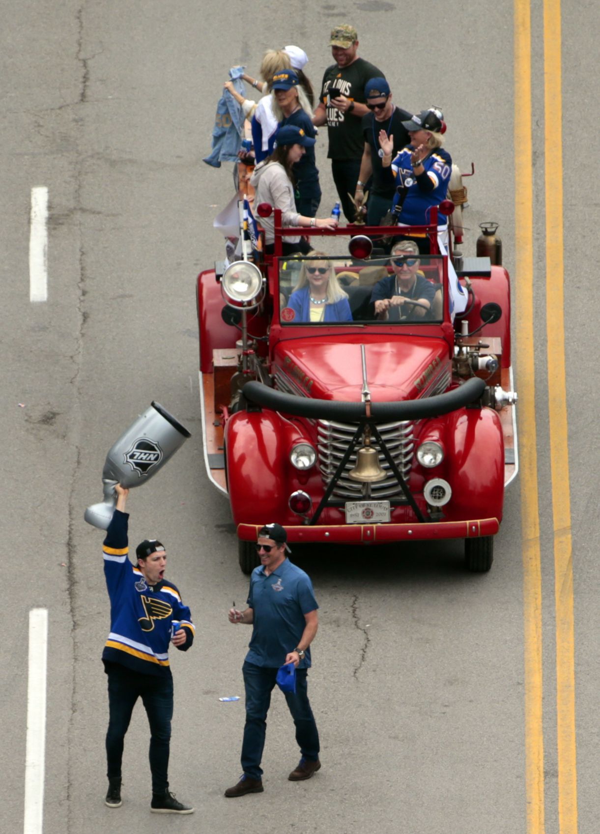 Blues fans parade like champions as St. Louis Blues capture first Stanley Cup
